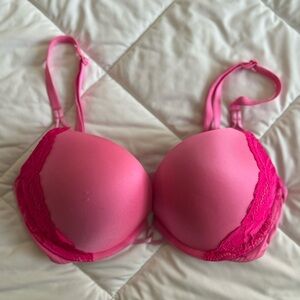 Victoria's Secret Bombshell Plunge Fuchsia Lace Bra